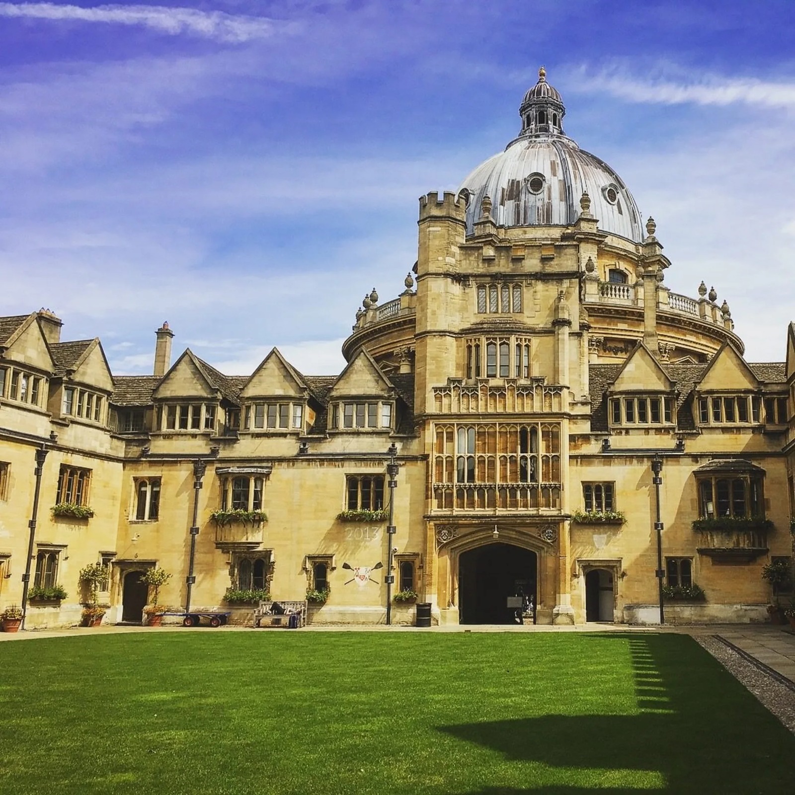 A golden-stone Oxford college building